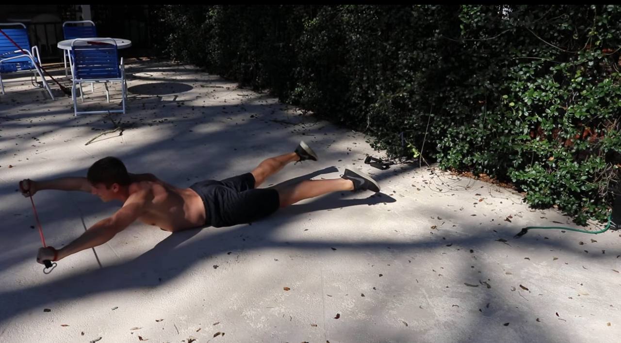 5 вправ з опорною стрічкою для зміцнення м'язів спини та попереку